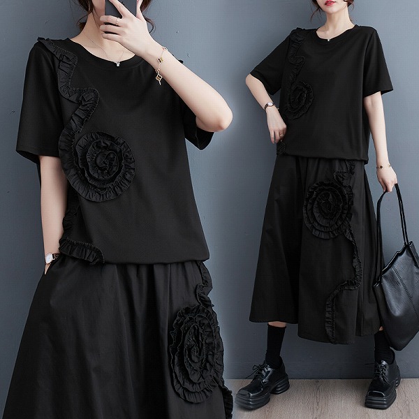 ゆったりとした花のTシャツと半身スカート2点セット　レーディスファション商品セット
