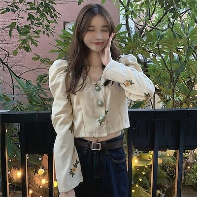 フレンチレトロコーデュロイ泡袖シャツの女春と秋と冬に短い襟の上着を着るコスチューム