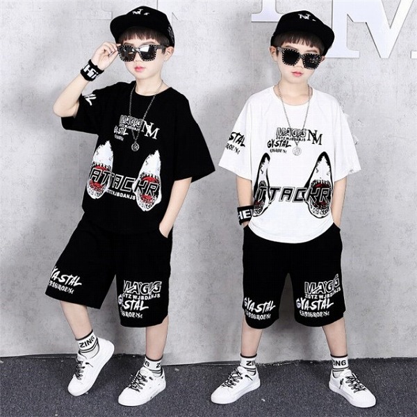 韓国子供服ジャージセットアップ