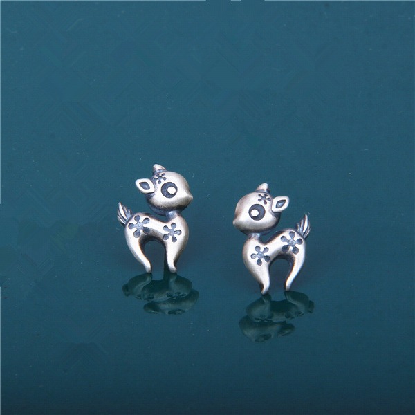 100％S925シルバー 　ハンドメイド　ゴシック風ピアス　個性的アクセサリー　CYF-YY10278