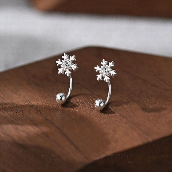 100％S999シルバー 　雪の華　ネジ式キャッチ　　高品質シルバーアクセサリー