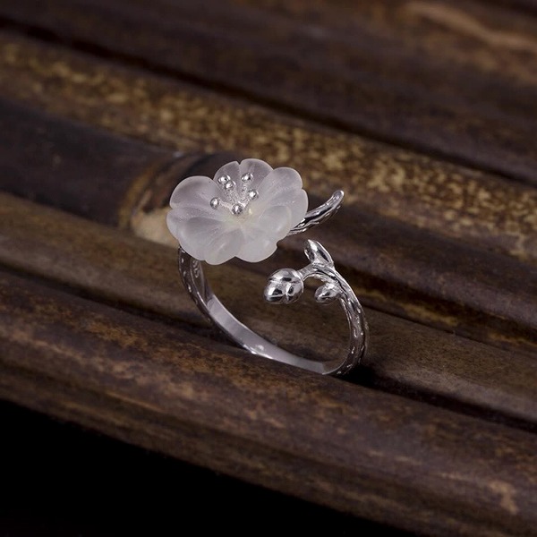 100％S925しろがね色 ＋結晶 梅の花輪っか  高品質シルバアクセサリー