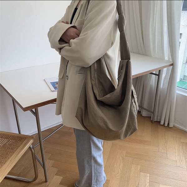 新品 ショルダーバッグ レディース 肩掛け ショルダーバッグ 大人 ナイロントートバッグ|ドレミファソラ・ねこ