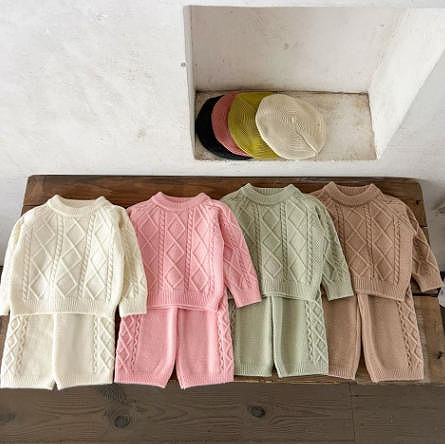 【秋新作】ちびっ子服 韓国風ちびっ子服 トップス＋ズボン下2点書き割り編み物プルオーバー 6色66-120コマーシャル