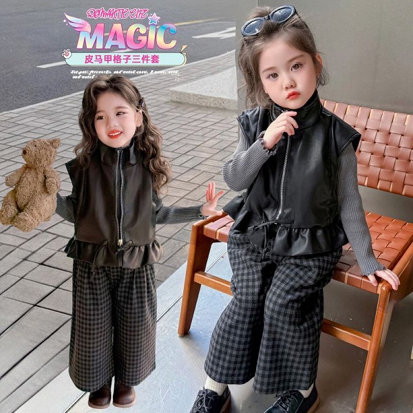 秋新品★赤ちゃん服 3点セットアップ★90糎～140糎 2色