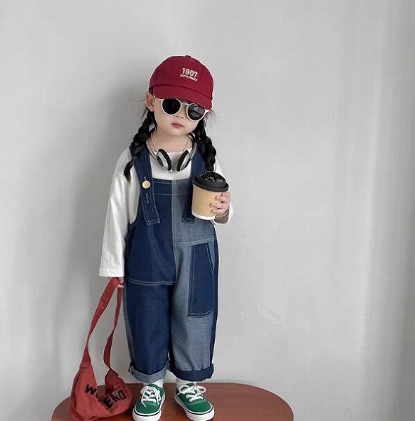 キッズ服　　ボトムス　ズボン サロペットズボン　　80－130CM