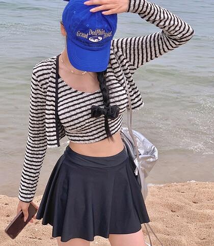 新品 温泉 スリム エレガント女性 水着　温泉可　ビキニ