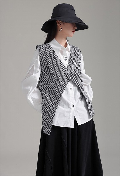 未使用　Black&White ホワイトアンドブラック　ベスト　チェック 楽天市場】タータンチェックベスト レディース レア 希少 未使用