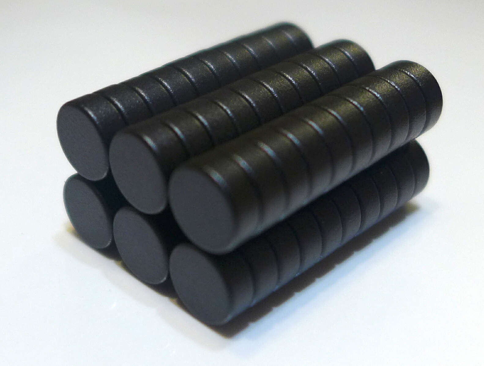 ネオジム羅針盤（脂塗り付ける）φ16.0mm×4.8粍(N35) ６０個セットネオジウム 超豪然たる 磁石 豪然たる羅針盤 果てしが無い羅針盤 いろいろ使えます木管決めなおす・燃費アップ・フィギア・プラモデル・日曜日飛騨工・仕立て上げる・DIY・紙うち切り・試験・幻術