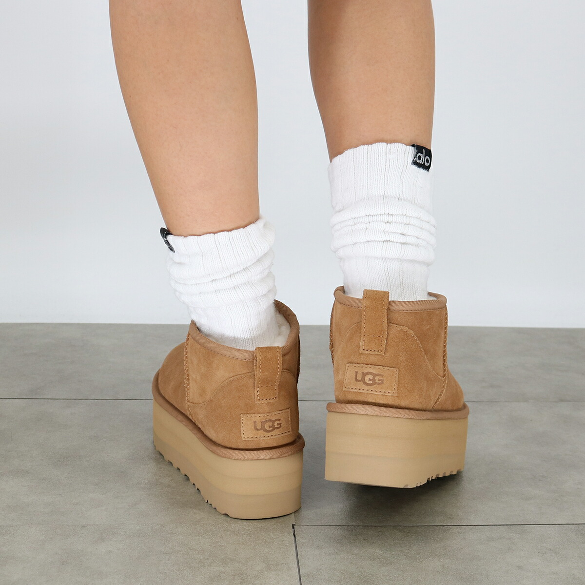 □UGG アグ 1135092 ムートンブーツ W CLASSIC ULTRA MINI