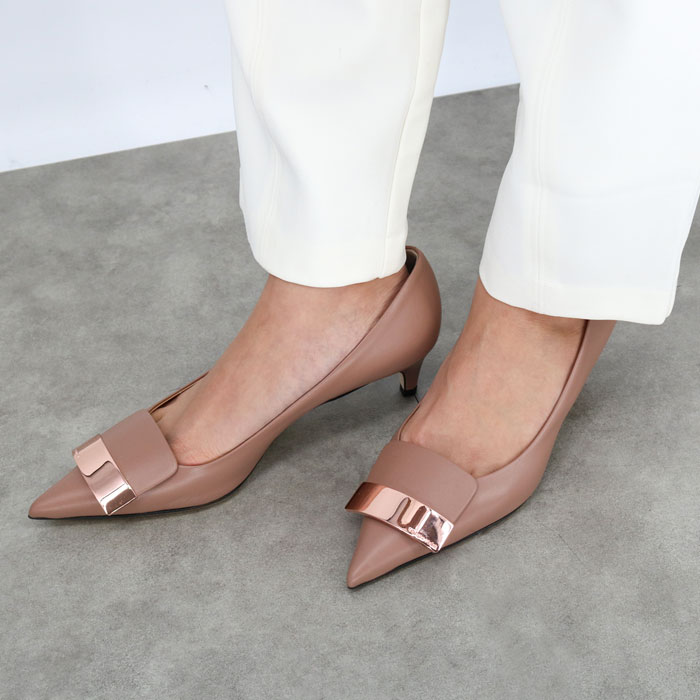 【現行品】セルジオロッシ　ベージュ ポインテッドトゥパンプス36.5 Sergio Rossi(セルジオ ロッシ)｜sr1 ポインテッドトゥフラット