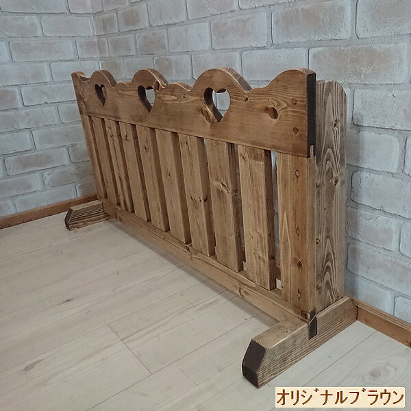 ペットフェンス 90×45 パイン 小型犬用 隙間防止板付 カントリータイプ RPE-8CP 置くだけ 出入口 階段前 ハート カントリー家具 アメリカン家具 木製 木工品 パイン材 ペット用フェンス 柵 間仕切り ついたて 衝立 犬用品 ペット用品 おしゃれ かわいい