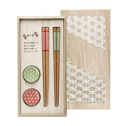 麻の葉 箸箸置揃(木箱入) 【箸(21cm)・箸置き(φ4×1cm)×各2】 丁寧な手作業を施した一品 C7118035(代引不可)【送料無料】