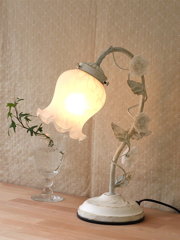 Rikomendo Lifestyle The Interior Desk Light Which Assumed The Interior Desk Light Which Assumed Rose Arm Flower 1 White A Motif