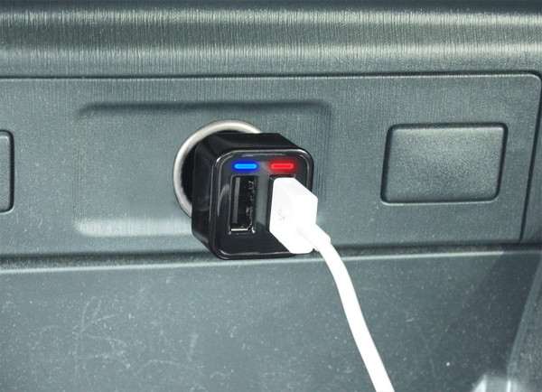 楽天市場 Sixフィーリング Pj15 4 8aインジケーター付usbソケット 車 スマホ 充電 リコメン堂ホームライフ館