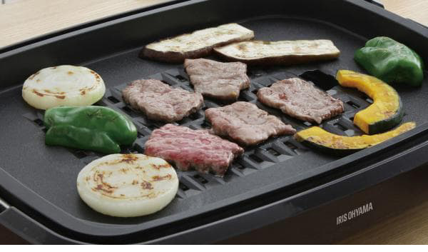 リアル アイリスオーヤマ 網焼き風ホットプレート プレート3枚 APA-137-B ブラック 代引不可 fucoa.cl