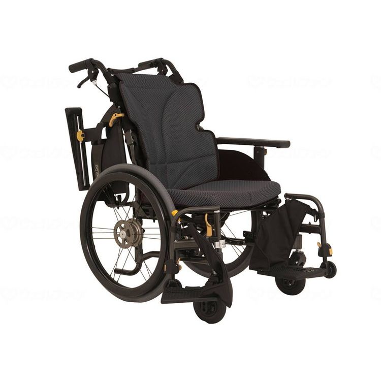 松永製作所 車椅子 車いす グレイスコア・ミニモ 自走 低床 GRC-50B M-13 ブラック 座幅40-前座39cm(代引不可)【送料無料】 59,814円