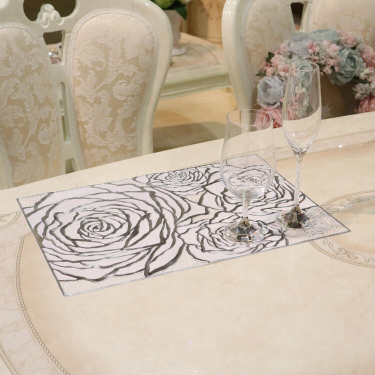 花柄刺繍(薔薇)　テーブルクロス 175×130cm 花柄刺繍(薔薇) テーブルクロス 175×130cm