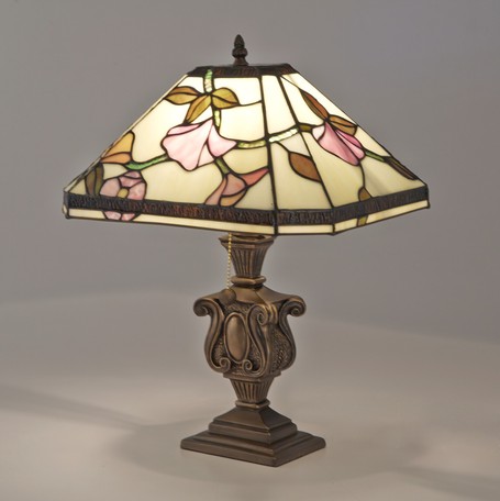 最大30 Off 楽天市場 ステンドグラス テーブルランプ リンドled対応 ガラス スタンドランプ ランプ ライト インテリア ディスプレイ クラシック アンティーク ショップ プレゼント ギフト おしゃれ かわいい 照明 卓上 姫系 北欧 送料無料re6211 Re Lshop