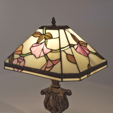 最大30 Off 楽天市場 ステンドグラス テーブルランプ リンドled対応 ガラス スタンドランプ ランプ ライト インテリア ディスプレイ クラシック アンティーク ショップ プレゼント ギフト おしゃれ かわいい 照明 卓上 姫系 北欧 送料無料re6211 Re Lshop