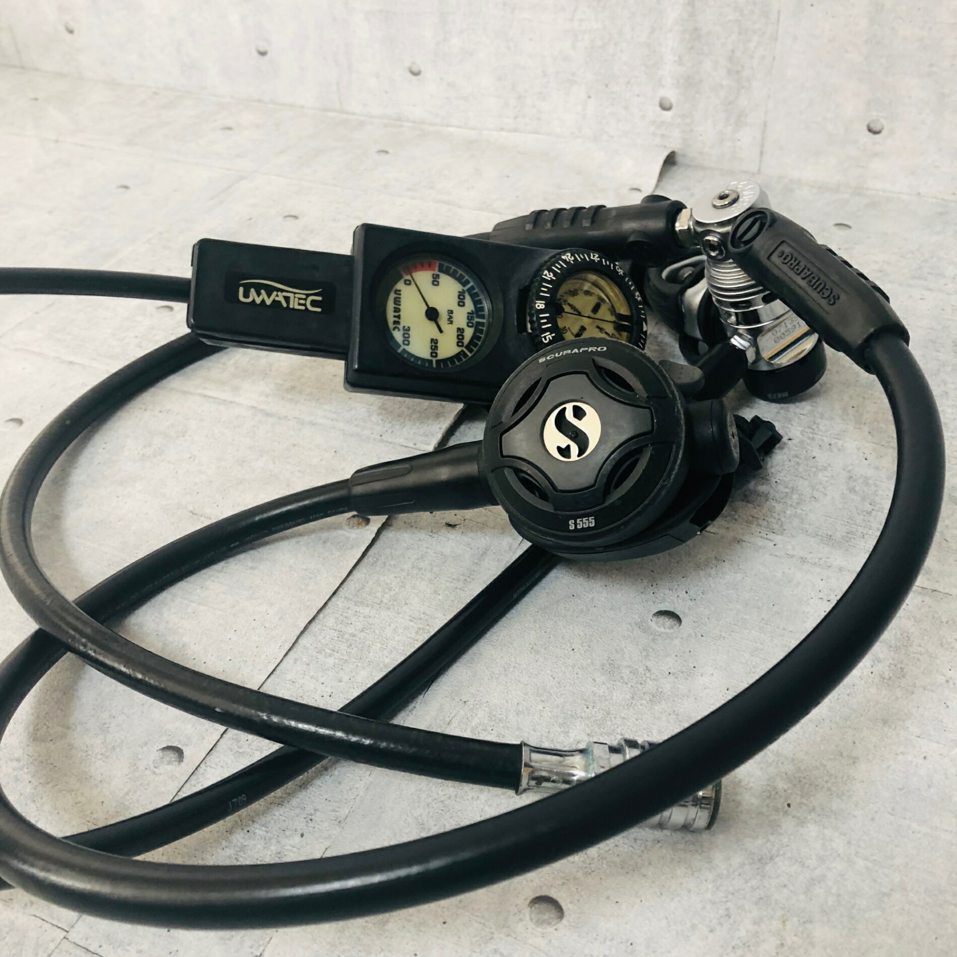 【中古】 制御器 SCUBAPRO スキューバプロ MK25 重計器 飛び込み競技 計器 米国海兵隊員運動競技 スキューバダイビングレギュレーター SCUBAPRO スキューバプロ MK25 重計器 飛び込み競技 計器  米国海兵隊員運動競技 スキューバダイビング