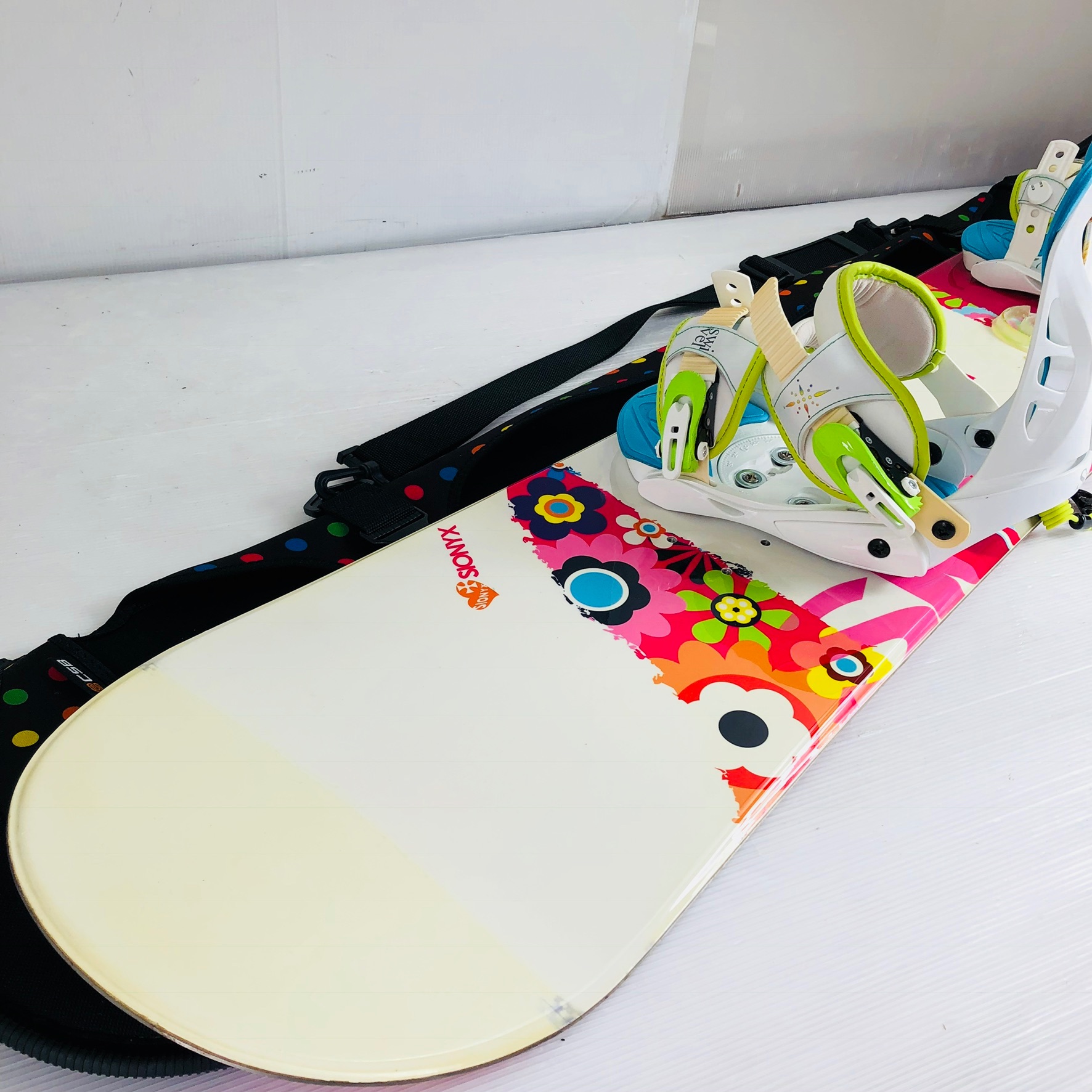 【中古】 SIONYX サイオニクス 143糎 スノーボード バインディング ビンディング スノボ 板
