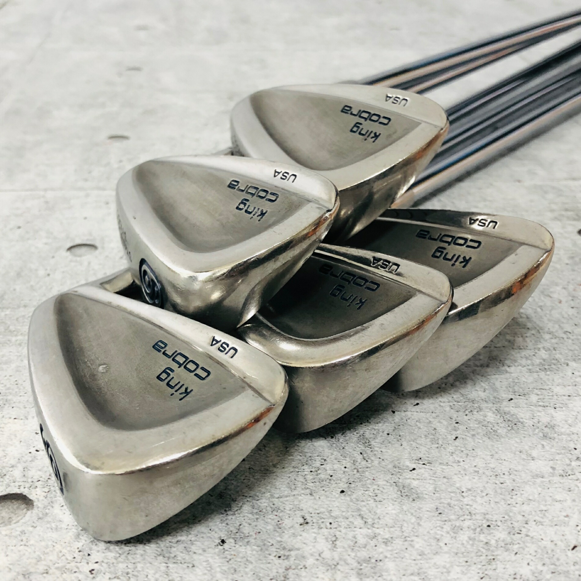 【中古】 king cobra コブラ USA STAINLESS STEEL  アイアン 5本 ゴルフ 野球クラブ 書き割り 未経験者 ハウツー物 右利き