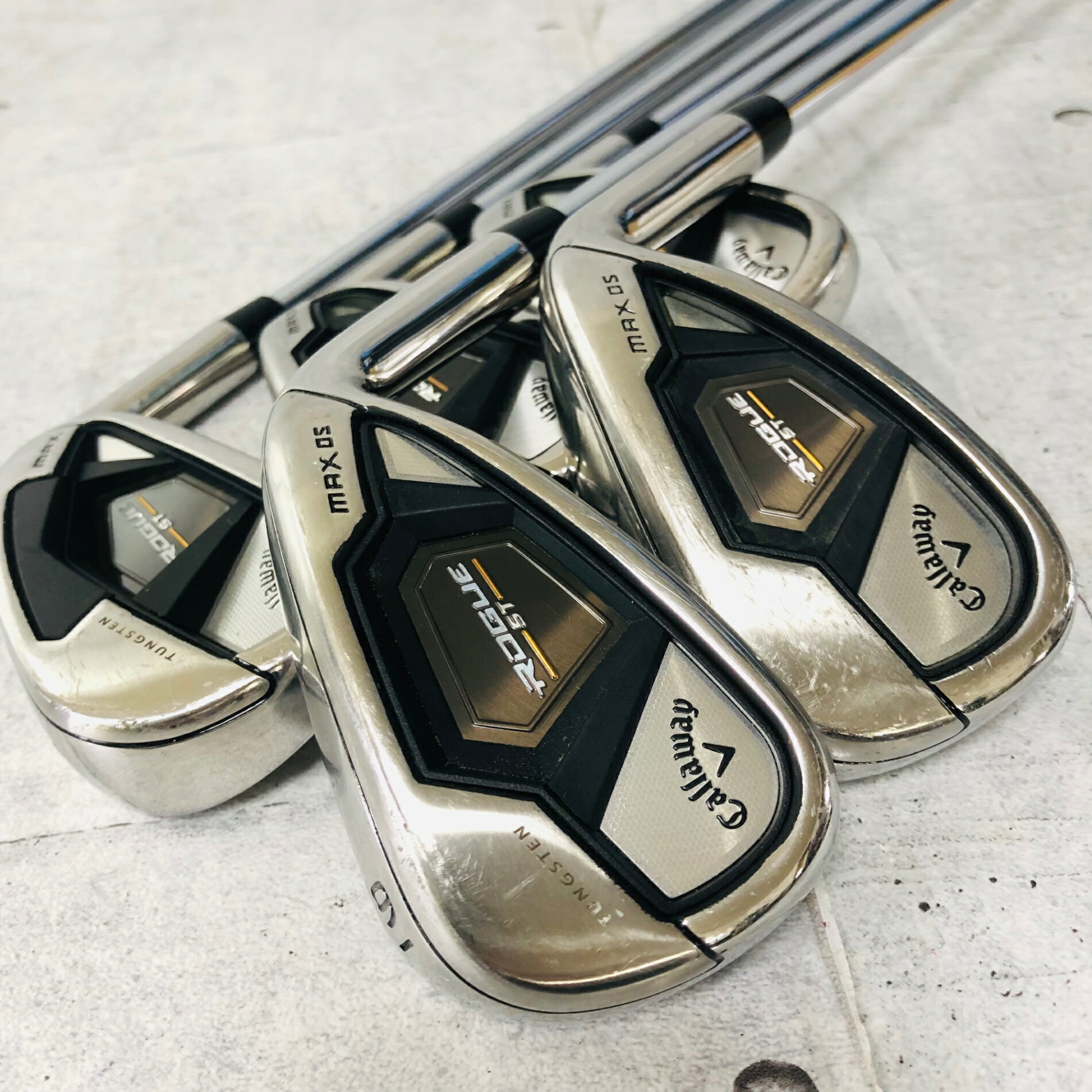 【引きうける付】【中古】 Callaway キャロウェイ ROGUE ST ローグ MAX os  アイアン 5本 メンズ ゴルフ 野球クラブ 書き割り 未経験者 ハウツー物 右利き