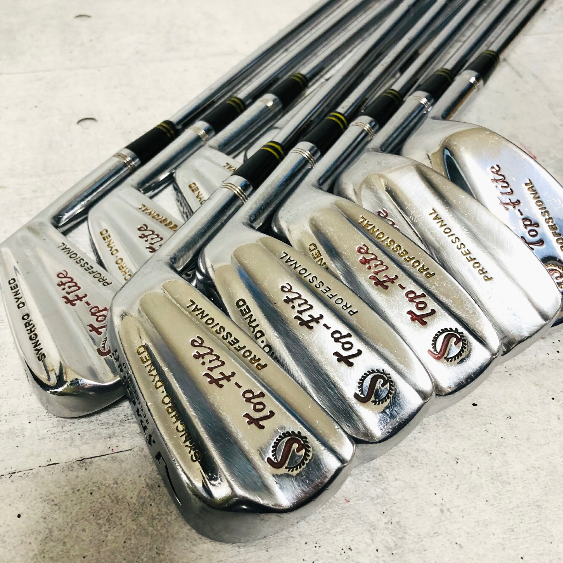 【保証付】【中古】 SPALDING スポルディング Top-Flite トップフライト PROFESSIONAL プロフェッショナル 赤トップ マッスルバック MB アイアン 10本 メンズ ゴルフ クラブ セット 初心者 入門 右利き｜リユースネクスト店