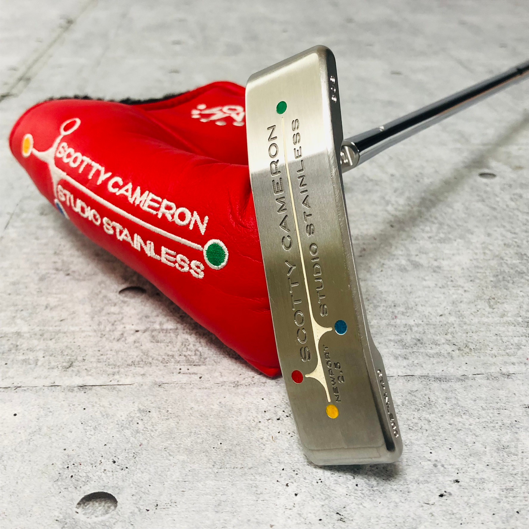 【保証付】【中古】 Scotty Cameron スコッティ・キャメロン Titleist タイトリスト Studio Stainless Newport 2.5 スタジオステンレス ニューポート 34インチ メンズ ゴルフ クラブ パター 単品 初心者 入門|リユースネクスト店