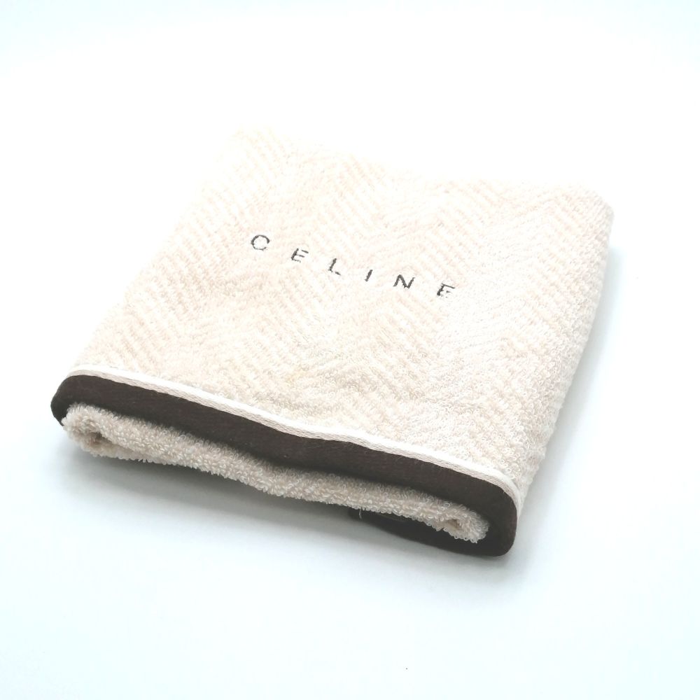 CELINE ビーチタオル 2AR03175W トリオンフ 楽天市場】CELINE セリーヌ ビーチタオル 2AR03175W.01EC