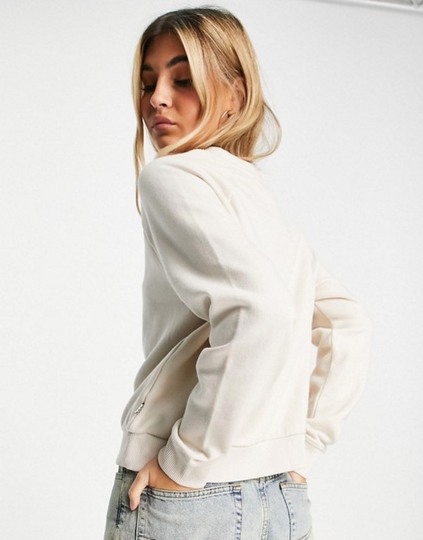 バンズ レディース Tシャツ トップス Vans Flying V Boxy Crew Neck Sweatshirt In Beige Sand Bairien Yamagata Jp