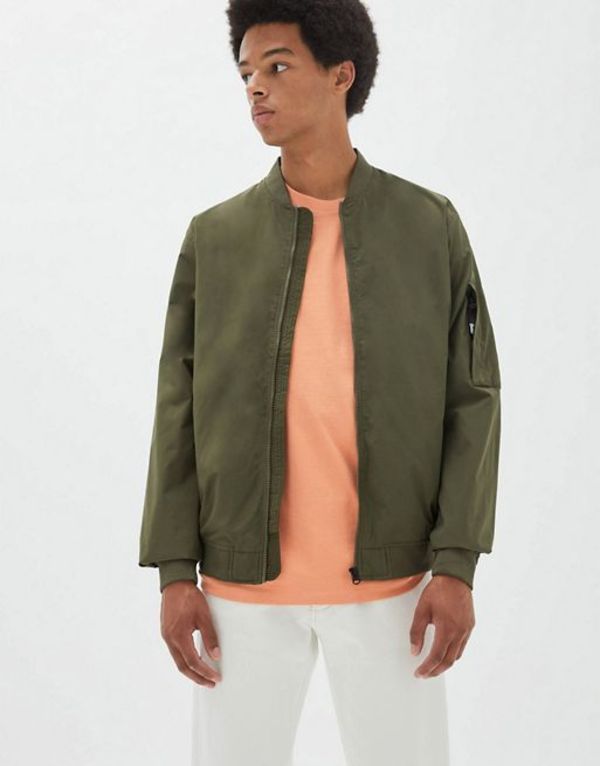 低価格で大人気の プルアンドベアー メンズ ジャケット ブルゾン アウター Pullbear Bomber Jacket In Khaki Khaki