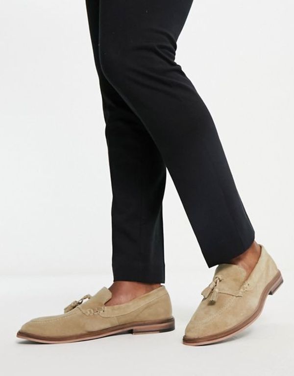 ウォークロンドン メンズ スリッポン・ローファー シューズ Walk London West tassel loafers in beige suede NEUTRAL