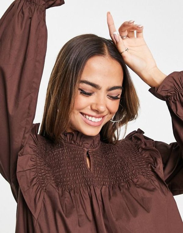 刺繍サービス バッティング手袋 ヴェロモーダ レディース シャツ トップス Vero Moda shirred high neck blouse in brown - トップス