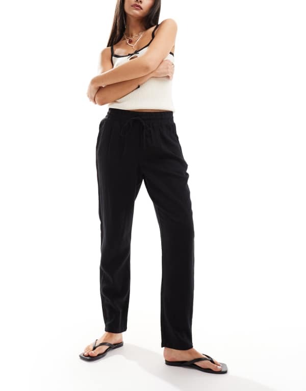 ヴェロモーダ レディース ボトムス 心地好いズボン下 ズボン下 リネン Vero Moda linen blend tapered pants Black 黒いこと