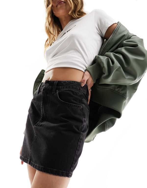 エイソス レディース ボトムス スカート ハイウエスト ミニ デニム ASOS DESIGN denim high waist mini skirt Black ブラック｜ReVida 店 11,535円