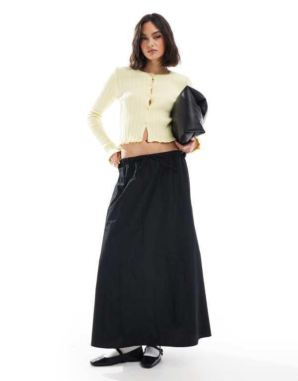 エイソス レディース ボトムス スカート A ライン マキシ ASOS DESIGN a line maxi skirt in taffeta black ブラック