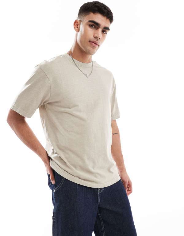 オンリーアンドサンズ メンズ トップス Tシャツ ONLY & SONS distressed T-shirt in cream String クリーム 8,736円