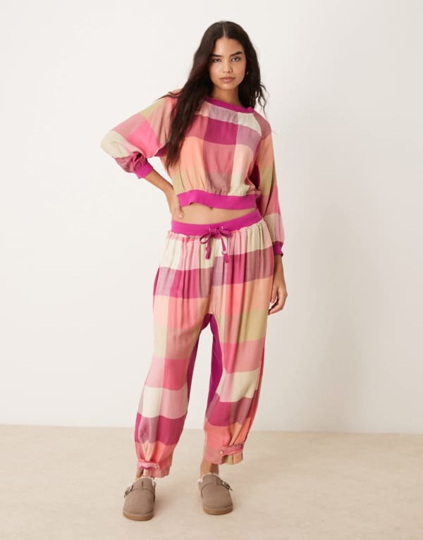 フリーピープル レディース ボトムス カジュアルパンツ パンツ Free People plaid flannel pajama pants multi - part of a set Warm combo ピンク