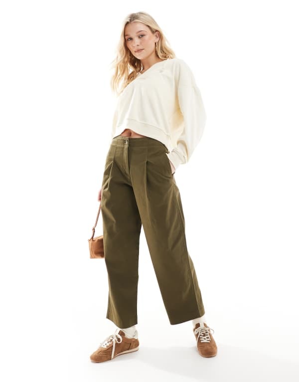 エイソス レディース ボトムス カジュアルパンツ ASOS DESIGN clean waist barrel chino Khaki カーキ