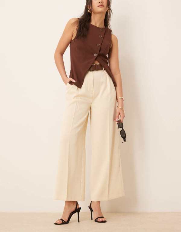 エイソス レディース ボトムス カジュアルパンツ パンツ アンクル ASOS DESIGN tailored ankle grazer pants with PU belt in buttermilk Buttermilk