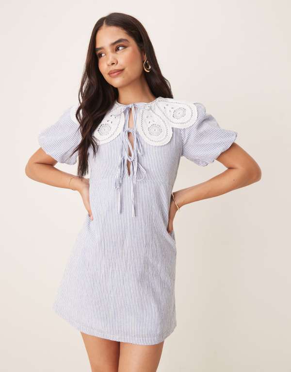 ノーバディーズ チャイルド レディース トップス 衣装 ミニ Nobody\u0027s Child Bessie scallop collar detail mini smock dress pinstripe BLUE 青色 レディースファッション-ワンピース