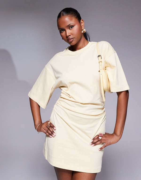 エイソス レディース トップス ワンピース ミニワンピース ミニ Tシャツ ASOS DESIGN cinched t-shirt mini dress with shoulder pads in buttermilk Buttermilk｜ReVida 店