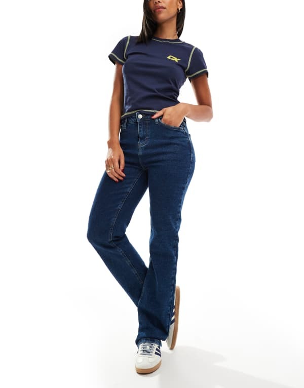 ピーシーズ レディース ボトムス デニムパンツ ストレート デニム ジーンズ Pieces Kelly mid rise straight leg jeans in dark blue denim Dark blue ブルー