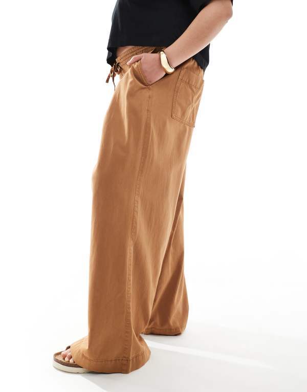 エイソス レディース ボトムス カジュアルパンツ ワイドレッグ パンツ ASOS DESIGN Curve soft wide leg pants in washed caramel Washed caramel