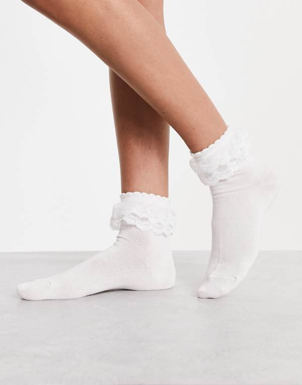 ピーシーズ レディース アンダーウェア 靴下 Pieces exclusive frilly trim socks WHITE ホワイト