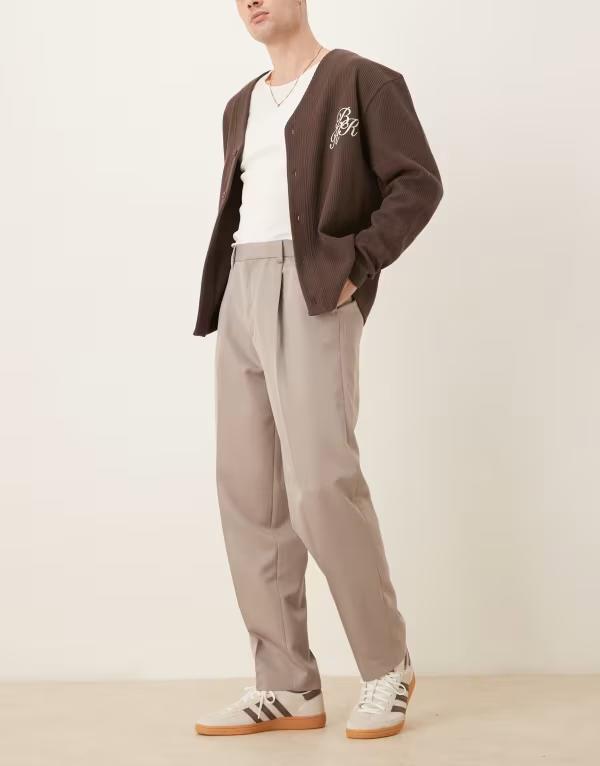 エイソス メンズ ボトムス カジュアルパンツ パンツ ASOS DESIGN oversized tapered dress pants with front pleats in dark stone Dark stone ストーン