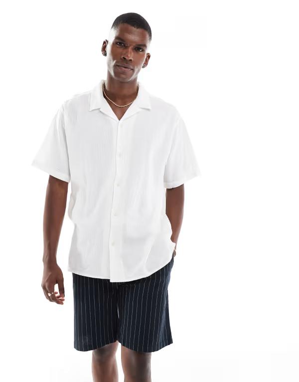 ジャック アンド ジョーンズ メンズ トップス シャツ Jack & Jones camp collar shirt in crinkle texture Cloud Dancer ホワイト|ReVida 店