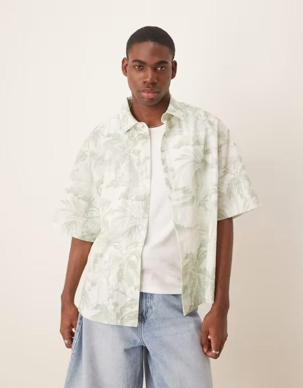 エイソス メンズ トップス プルオーバー 御花柄 刷り上げる 御花 ASOS DESIGN boxy oversized shirt with floral print LIGHT GREEN 緑であること